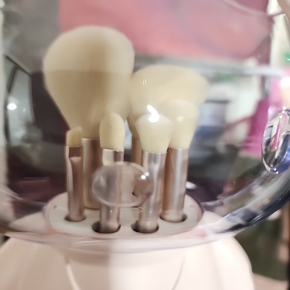 Hello Kitty MakeUp Brush Set - Picture 4 of 4